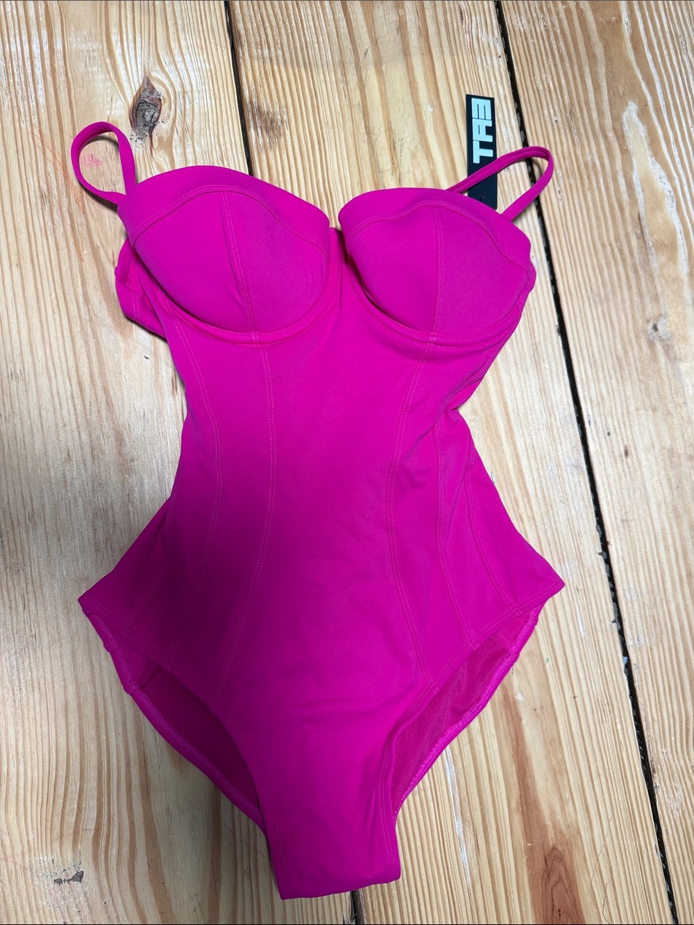 NWT $175 XS SHORT TORSO D/DD CUP PUSHY STYLE